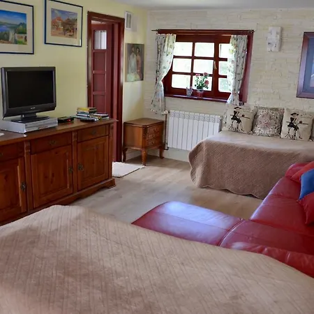 Апартаменти Field